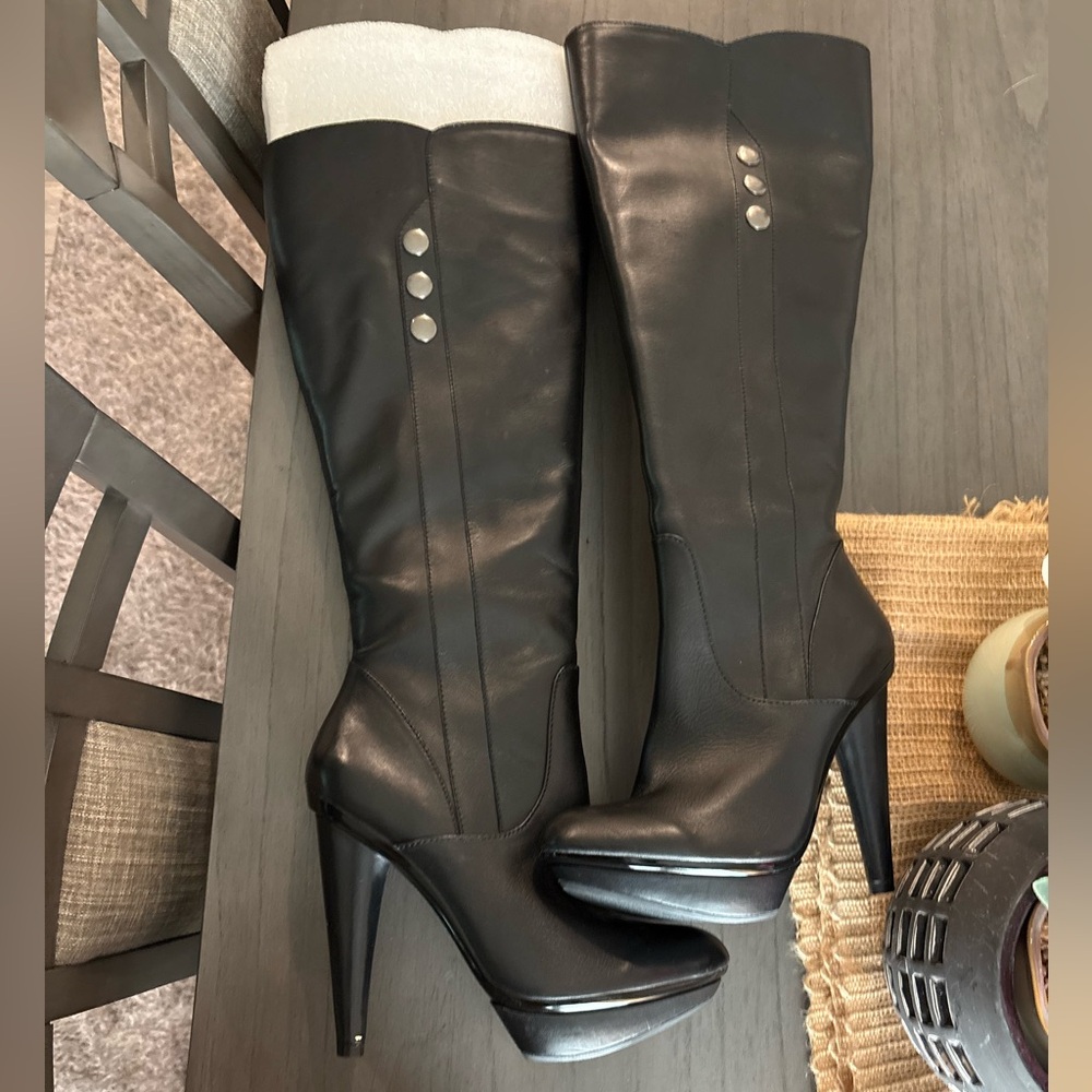 Stylish Black Knee-High Boots with Silver Accents